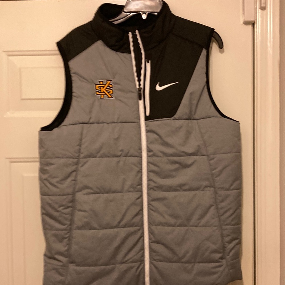 Men’s Nike Vest.  M